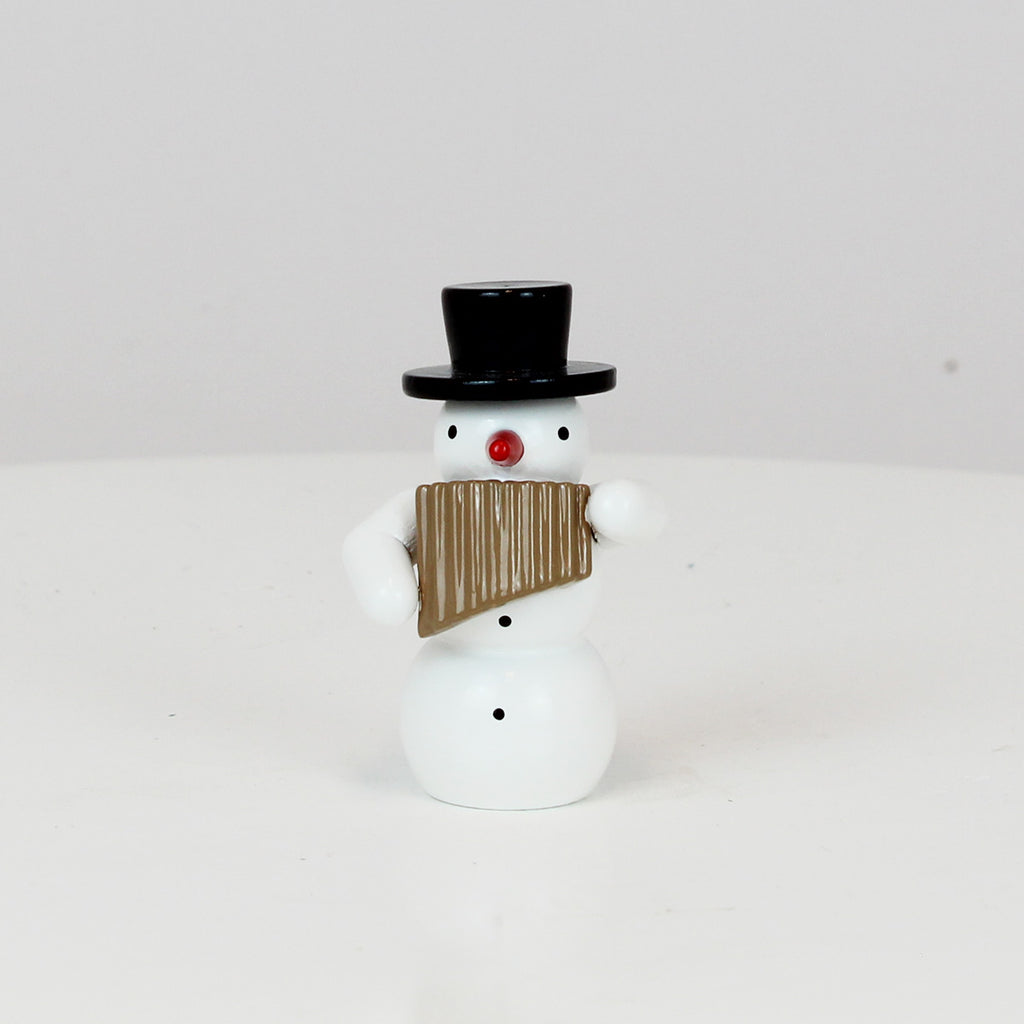 Schneemann mit Panflöte