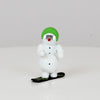 Schneemann mit Snowboard und Skibrille