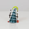 Schneemann mit Ski und Baum